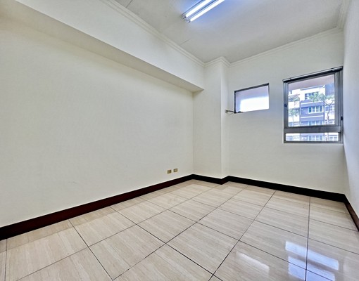 詩姐⚡左營高鐵｜華夏榮總霞海商圈｜三房臨路黃金樓店 - Image 12