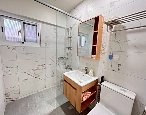 幸福商圈全新高檔裝潢電梯溫馨2房(仲介勿擾) - Image 8