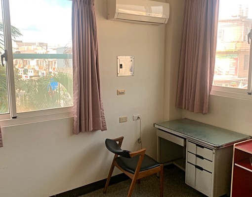 新屋國中大門旁> - Image 2