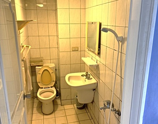 屋主自租/電梯大樓,大坪數,通風採光佳,中山醫學院/交通方便 - Image 11