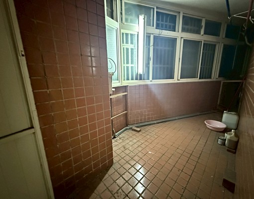 傑出租屋/稀有1樓全新裝潢,可寵可補助入籍,雙車位! - Image 11