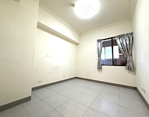 大里中興路肯德基2房車位美華廈 - Image 6