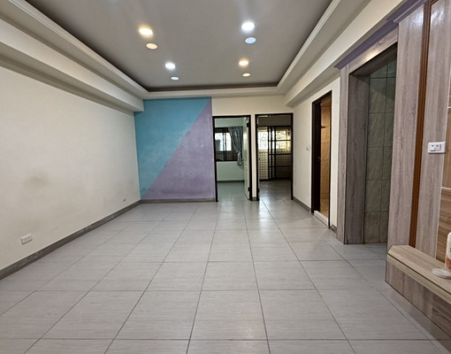 大里中興路肯德基2房車位美華廈 - Image 9