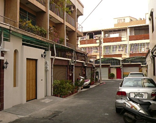 東區府連路休閒風套房~採光通風佳~市中心 - Image 7