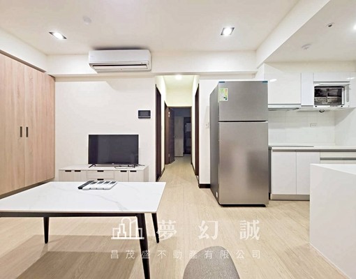 高鐵特區。全配三房平車。可租補台水電 - Image 1