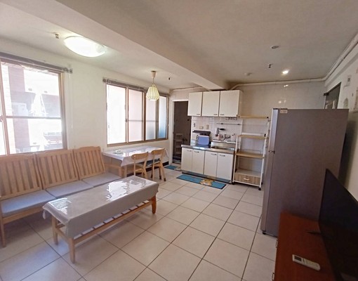 大有路商圈中日西武超美一房一廳景觀大套房可租補 - Image 1