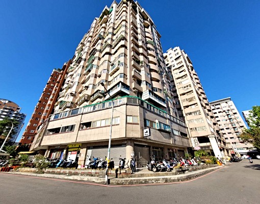 大有路商圈中日西武超美一房一廳景觀大套房可租補 - Image 11