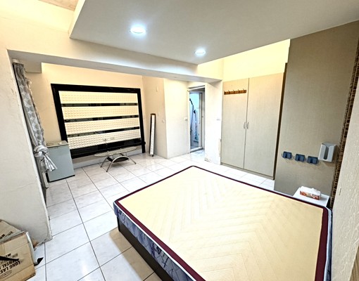 近逢甲商圈與新光遠百交通方便(台水電) - Image 4