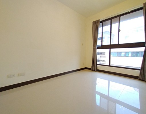 最金貴蛋黃區,萬坪公園,輕軌,家樂福商圈旁,頂天立地2房 - Image 11