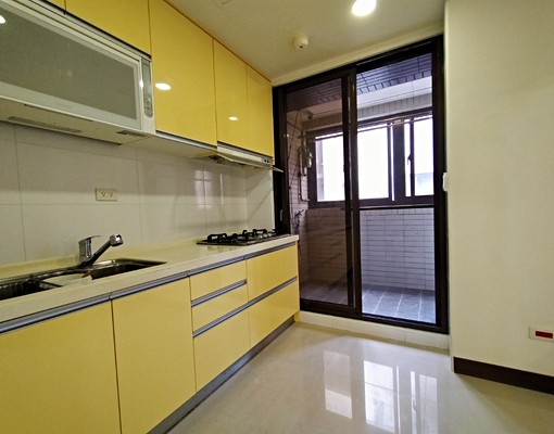 最金貴蛋黃區,萬坪公園,輕軌,家樂福商圈旁,頂天立地2房 - Image 16