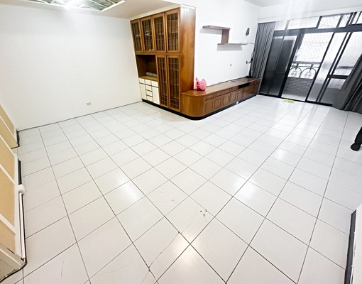 捷運新店【優質3房2衛】低樓層★有廚房★採光佳 - Image 1