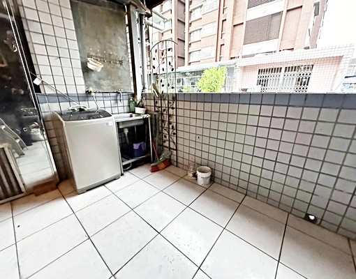 浮州車站【超值1房1廳】有陽台★獨洗衣機★水泥隔間 - Image 9