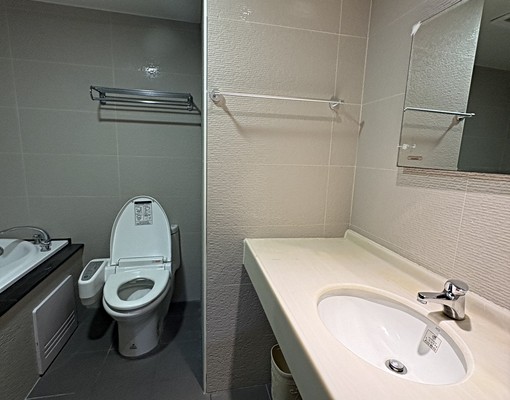 近民生路三民路民權路巨城百貨旁 - Image 12