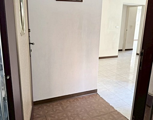 仁愛路秀峰庭電梯3房車位 - Image 10