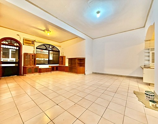 門前停車《黃金一樓》自強路辦公自用超值空間 - Image 1