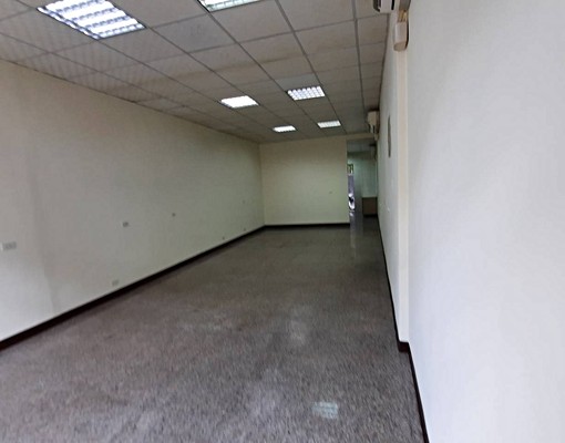 鶯歌區中山路[明亮一樓臨路金店面] - Image 4
