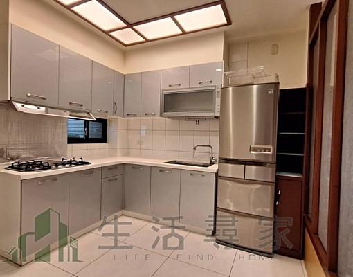 安南近史博館社區透天出租有車庫可乖寵🚗 - Image 4