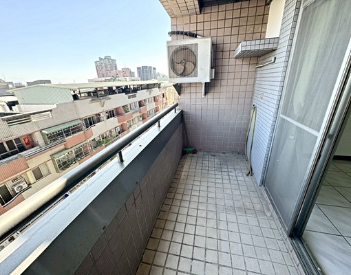 超便宜秒殺南屯3房附車位含管理費~可租補~可乖寵 - Image 2