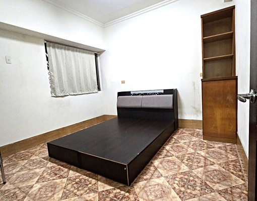 社宅🏠公園西岡山商圈電梯採光三房平車近捷運樂購車站📞愛窩 - Image 5