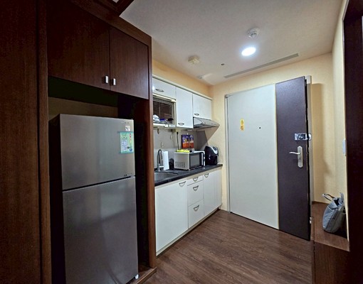 雄女、愛河旁~天河質感大套房(傢電俱齊全)~可申請租補!! - Image 8