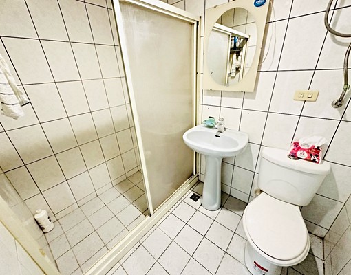 科技大樓/電梯獨套。可補助/報稅。收包裹/垃圾。生活機能強 - Image 6