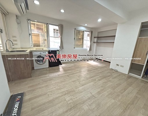 美樂*小巨蛋*電梯獨立採光套房*租金含管*垃圾代收*有陽台* - Image 1