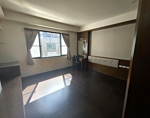 安和路五段車庫透天厝 - Image 8