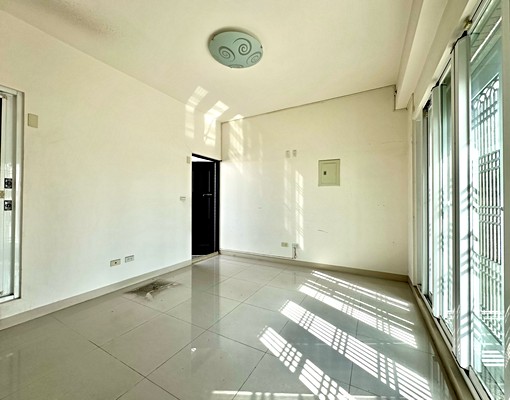 適合各科醫美診所,商店,廠辦的超大面寬電梯黃金透店 - Image 15