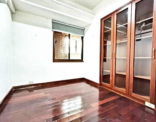 ***東區陽光鎮4房平車可租補~ - Image 9