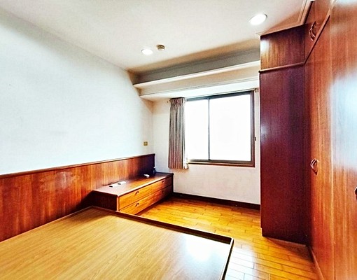 ***東區陽光鎮4房平車可租補~ - Image 11