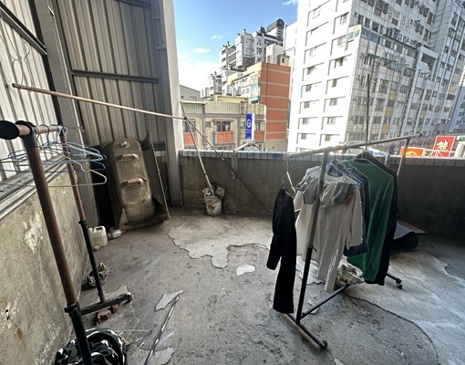 西區小資首選♥機能好♥可菸可寵♥男生優先 - Image 3