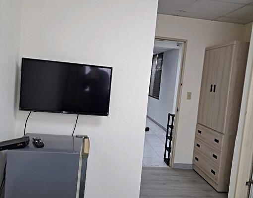 近萬隆捷運站可租補分租套房(限女性) - Image 4