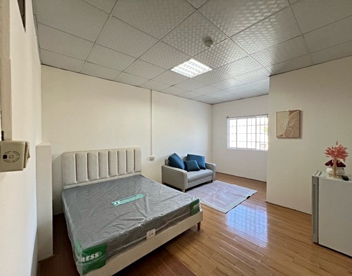 育樂街透天分租套房 - Image 3