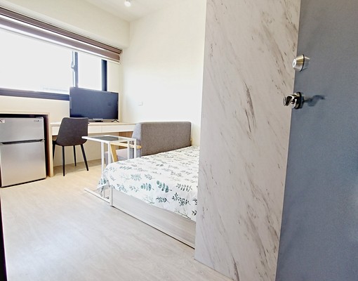 設備齊全!有獨洗!包網路第四台!有停車位及電梯整體與雙租補! - Image 5