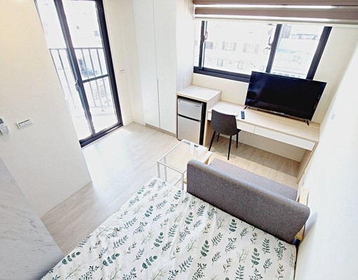 設備齊全!有獨洗!包網路第四台!有停車位及電梯整體與雙租補! - Image 9