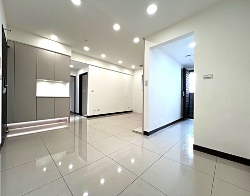 “捲捲媽咪”中路-新画峰二房車,全新裝潢未住,收納十足! - Image 4