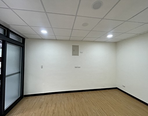 三重區正德街交通便利近正義國小．全新裝潢三房二廳一衛 - Image 2