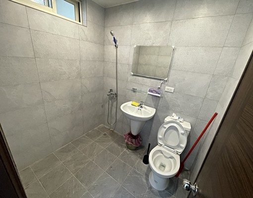 三重區正德街交通便利近正義國小．全新裝潢三房二廳一衛 - Image 10