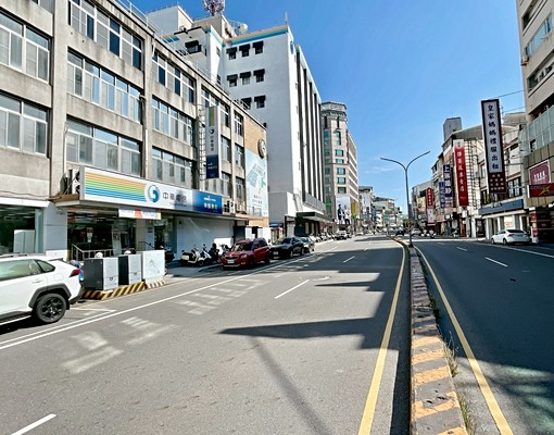 (租)正民生路中華電信旁B1-3樓黃金店面可分租辦公室 - Image 11