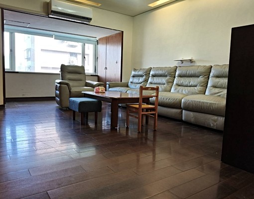 濱湖特區四房可租補可寵 - Image 2