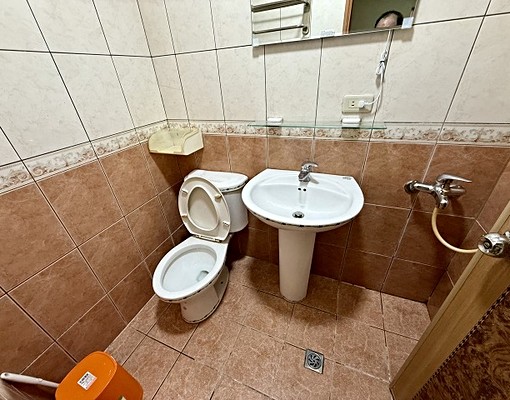 中原電梯管理網路漂亮新套房.傢俱齊 - Image 5