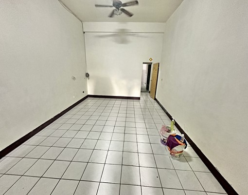 南屯整棟空屋透天|可租補、戶籍|台水電|近烏日啤酒廠 - Image 1