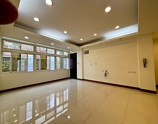 ㊣免仲介費《近頂溪邊間採光三房》 - Image 1