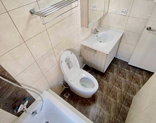 【烏日高鐵】三房平車/朝東採光/可租補(需傢俱可溝通) - Image 8