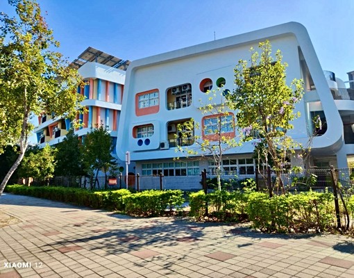 【烏日高鐵】三房平車/朝東採光/可租補(需傢俱可溝通) - Image 12