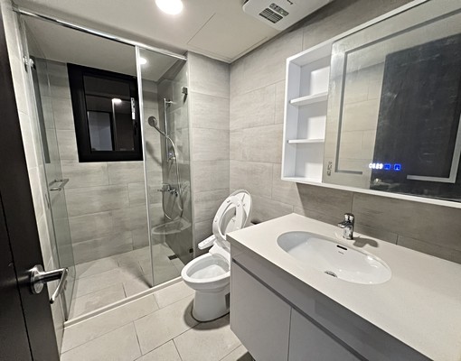 長虹天韻-高質感傢俱齊全一卡皮箱直接入住可租補 - Image 8