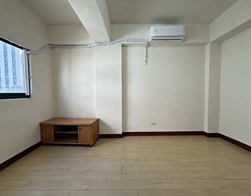 ★水湳經貿★中國醫大水湳校區★中央公園靜巷透天可戶籍租補 - Image 4