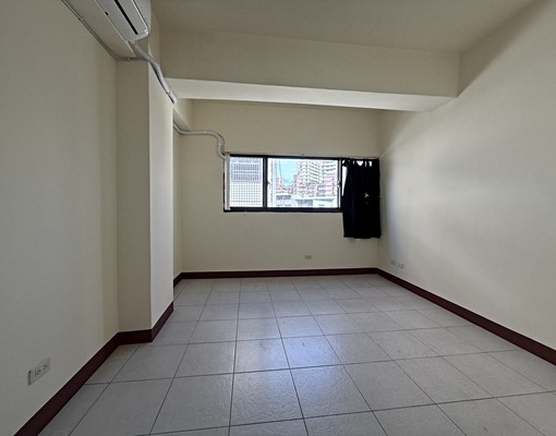 ★水湳經貿★中國醫大水湳校區★中央公園靜巷透天可戶籍租補 - Image 6