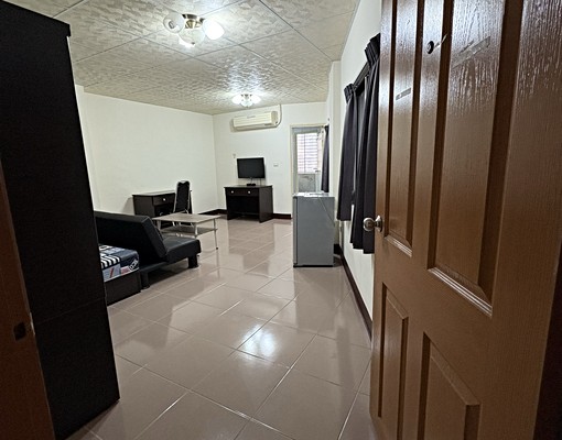 獨立套房|頭份交流道大套房近竹南科園|機能方便|獨洗獨陽 - Image 1