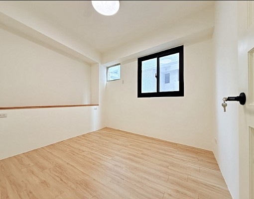 精華兩房✨可租補✨全新裝潢✨華夏免爬✨無可挑剔 - Image 8